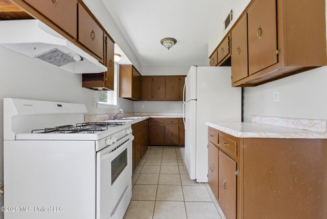 2715 Meadowbrook Drive, Horn Lake, MS 38637