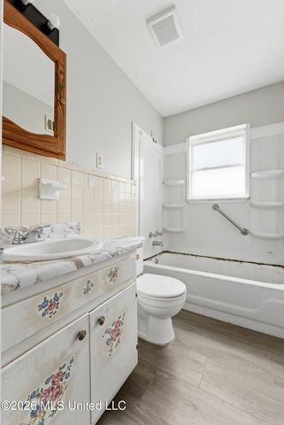 2715 Meadowbrook Drive, Horn Lake, MS 38637