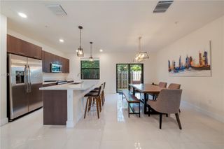 10425 NW 82nd Street 4, Doral, FL 33178