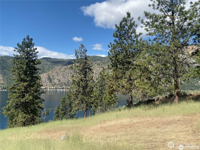 2524 Lakeshore Drive, Manson, WA 98831