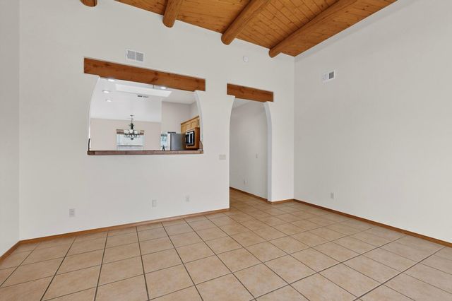 2212 Calle De Silverio SW, Los Lunas, NM 87031