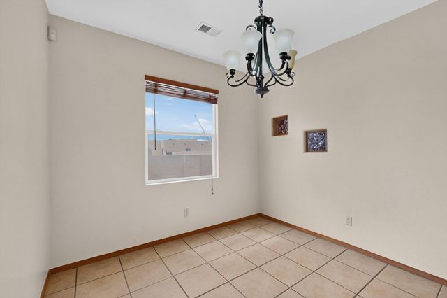 2212 Calle De Silverio SW, Los Lunas, NM 87031