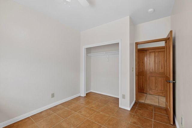 2212 Calle De Silverio SW, Los Lunas, NM 87031