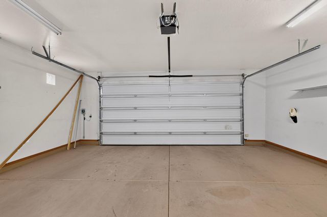 2212 Calle De Silverio SW, Los Lunas, NM 87031