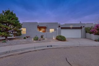 2212 Calle De Silverio SW, Los Lunas, NM 87031