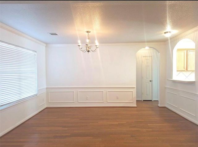 17124 Gleneagle Drive S, Conroe, TX 77385