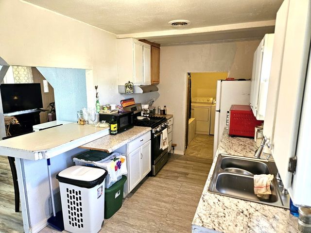 2404 W 9th St, Odessa, TX 79763