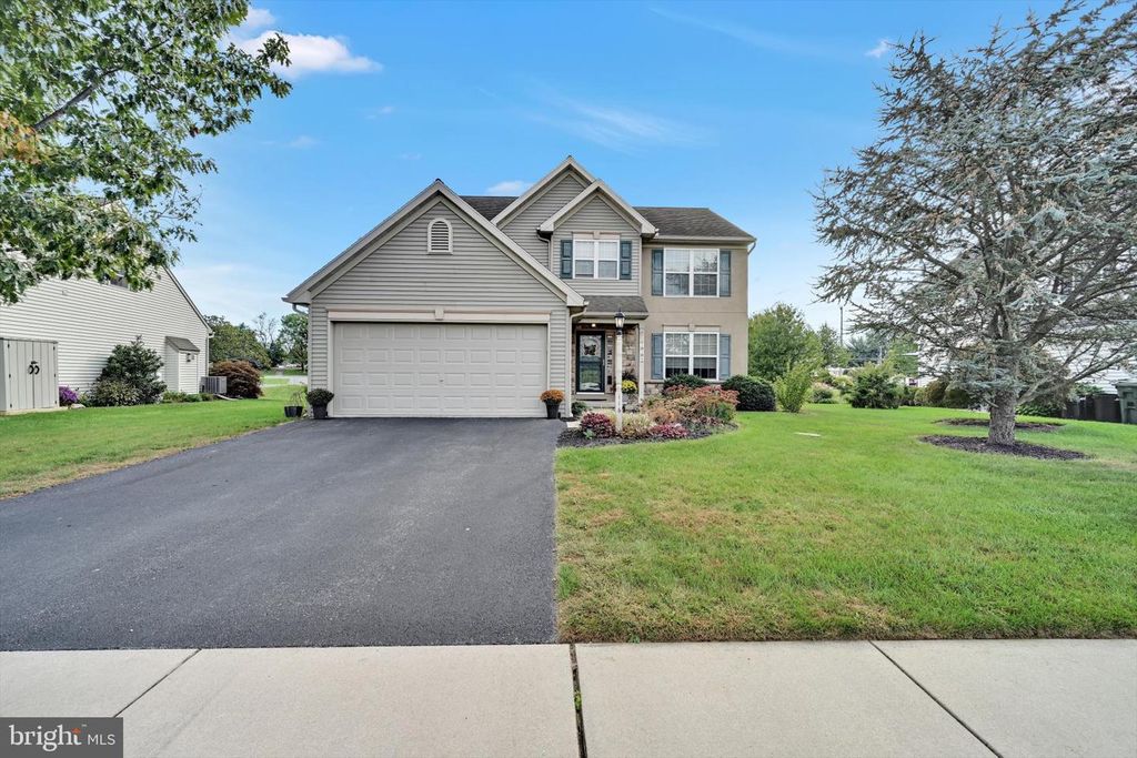 114 BLOOMFIELD DR, Ephrata, PA 17522