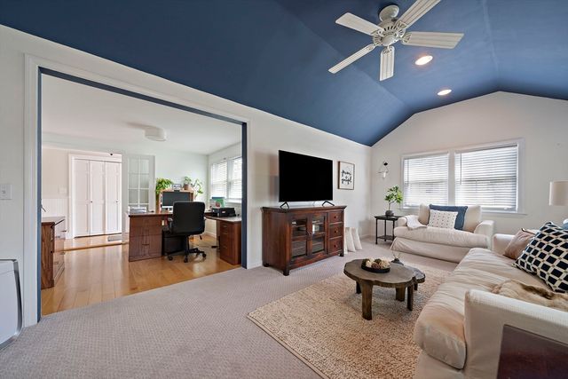 37 Davis St 2, Mansfield, MA 02048