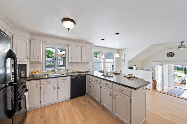 37 Davis St 2, Mansfield, MA 02048