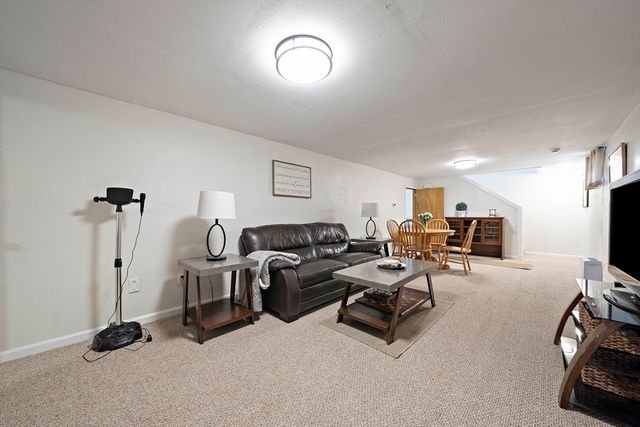 37 Davis St 2, Mansfield, MA 02048