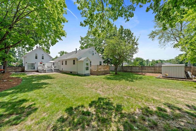 37 Davis St 2, Mansfield, MA 02048