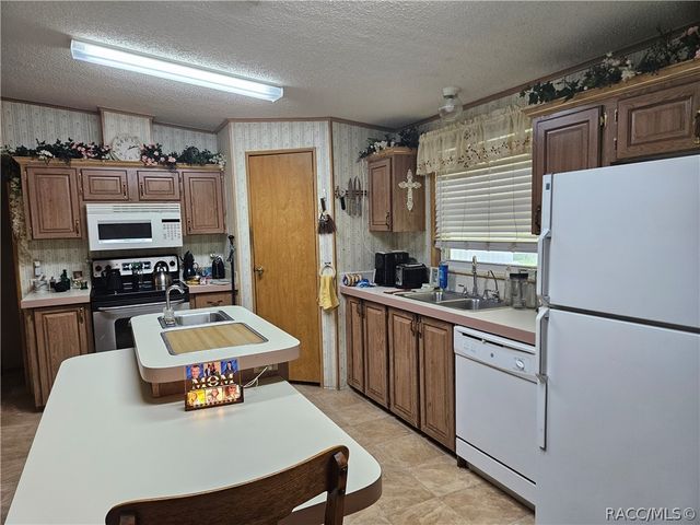 4360 N Weewahi Point, Crystal River, FL 34428