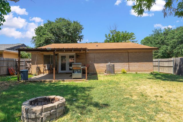 5732 Bonner Drive, Haltom City, TX 76148
