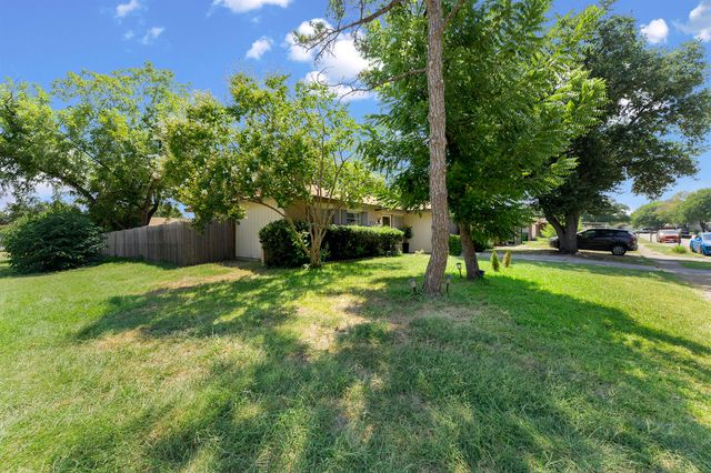 5732 Bonner Drive, Haltom City, TX 76148