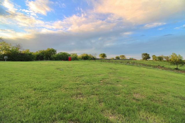 315 S Army Avenue, Dallas, TX 75211