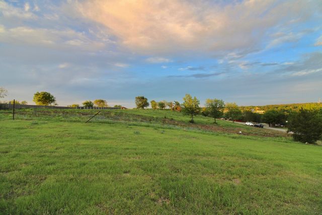 315 S Army Avenue, Dallas, TX 75211