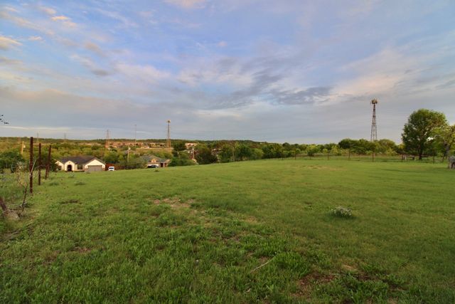 315 S Army Avenue, Dallas, TX 75211