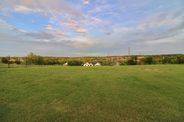 315 S Army Avenue, Dallas, TX 75211