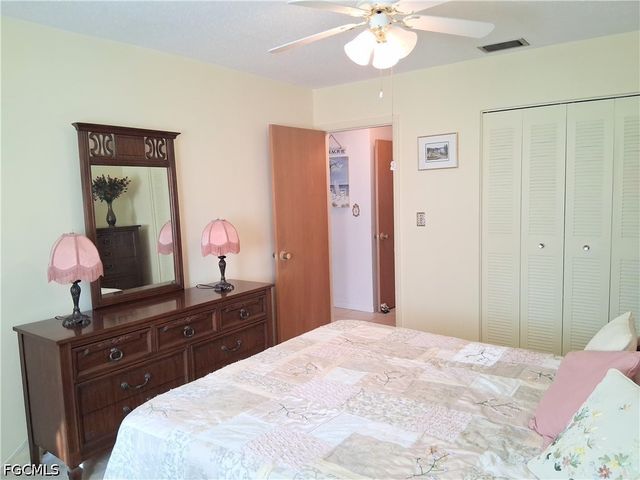 2 Tangelo CT, Lehigh Acres, FL 33936