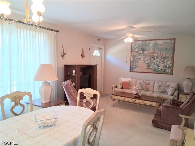2 Tangelo CT, Lehigh Acres, FL 33936