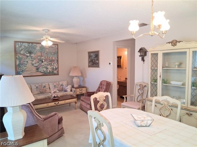 2 Tangelo CT, Lehigh Acres, FL 33936