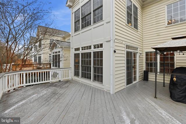 26073 NIMBLETON SQ, Chantilly, VA 20152