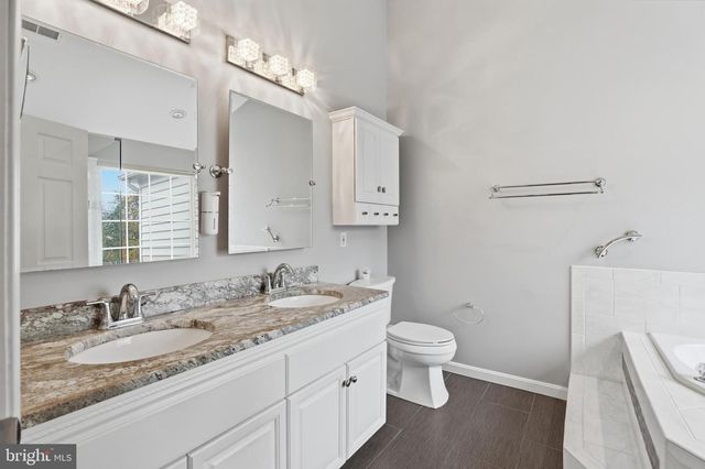 26073 NIMBLETON SQ, Chantilly, VA 20152