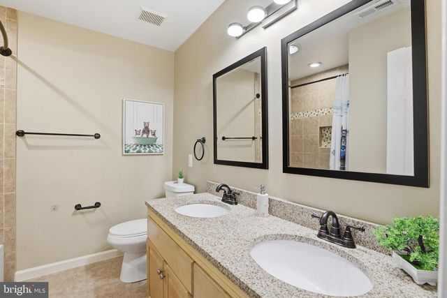 26073 NIMBLETON SQ, Chantilly, VA 20152