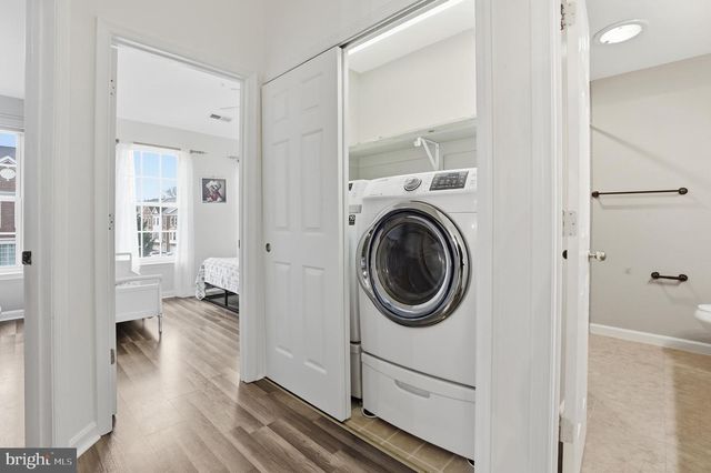 26073 NIMBLETON SQ, Chantilly, VA 20152