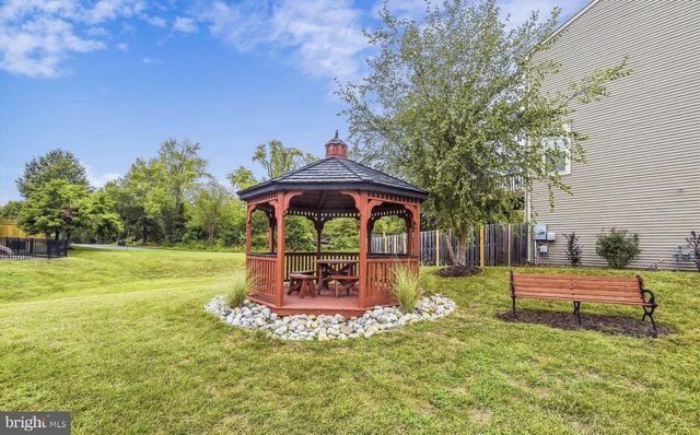 26073 NIMBLETON SQ, Chantilly, VA 20152