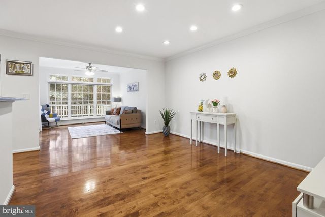 26073 NIMBLETON SQ, Chantilly, VA 20152