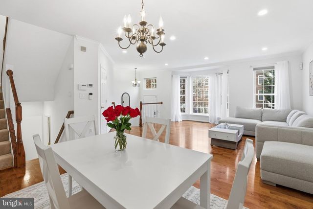 26073 NIMBLETON SQ, Chantilly, VA 20152