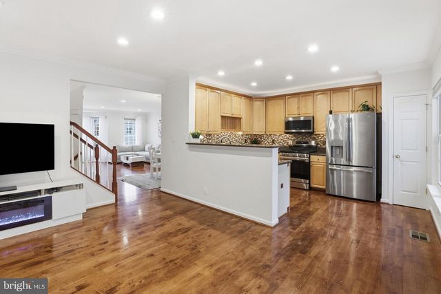 26073 NIMBLETON SQ, Chantilly, VA 20152