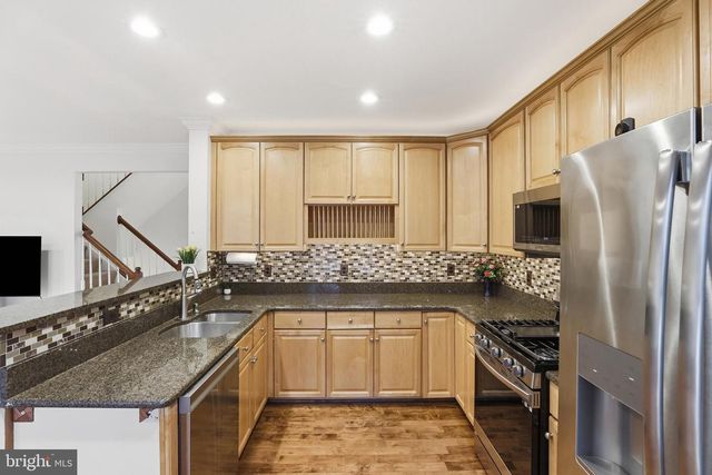 26073 NIMBLETON SQ, Chantilly, VA 20152