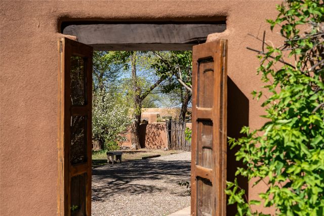 1101 Don Gaspar Avenue, Santa Fe, NM 87505