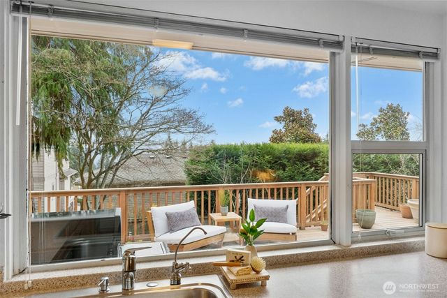 7237 NE 121st Place, Kirkland, WA 98034