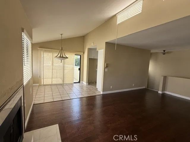 22135 Burbank, Woodland Hills, CA 91367