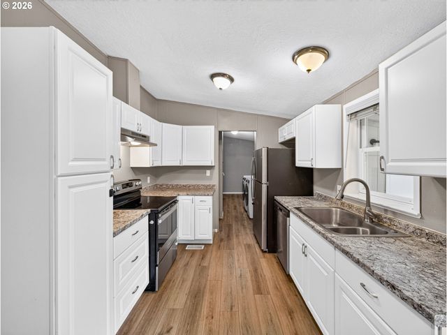 23077 Sw MAIN St 30, Sherwood, OR 97140