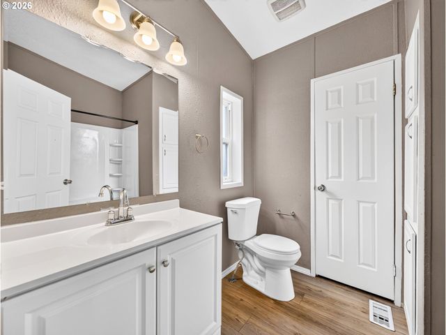 23077 Sw MAIN St 30, Sherwood, OR 97140