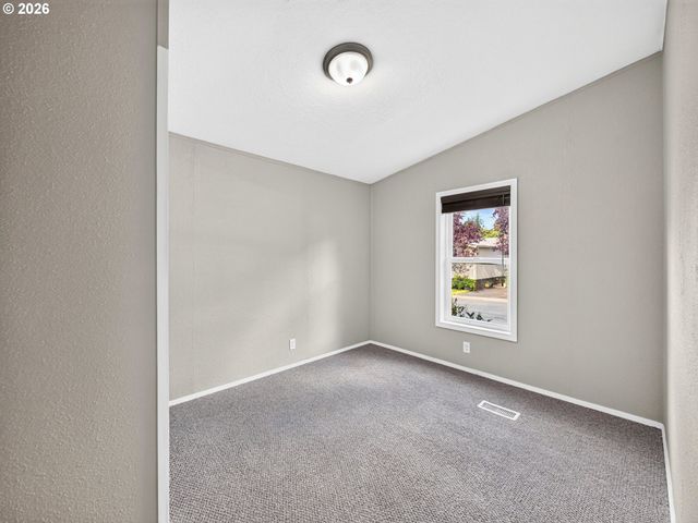23077 Sw MAIN St 30, Sherwood, OR 97140