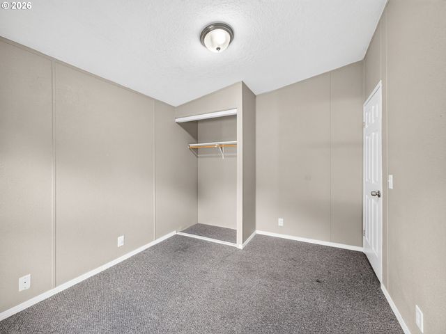 23077 Sw MAIN St 30, Sherwood, OR 97140