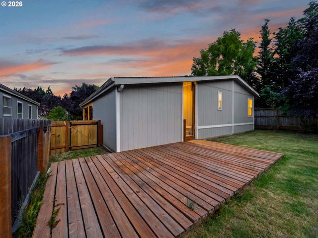 23077 Sw MAIN St 30, Sherwood, OR 97140