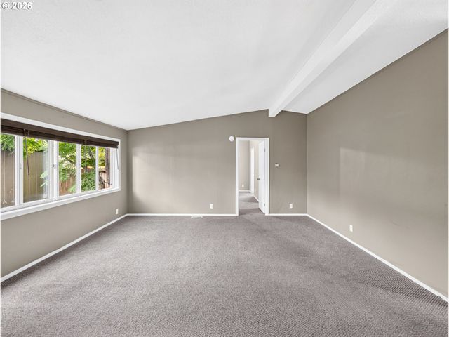 23077 Sw MAIN St 30, Sherwood, OR 97140