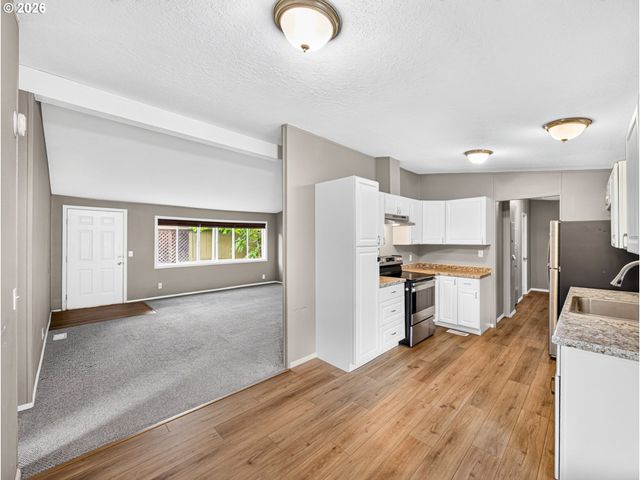 23077 Sw MAIN St 30, Sherwood, OR 97140
