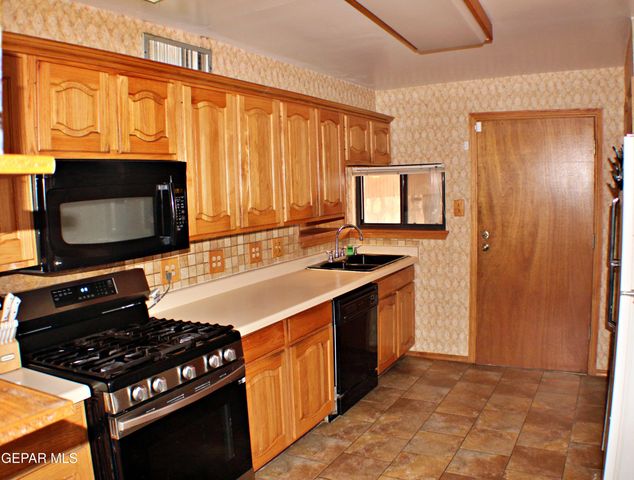 3704 NASHVILLE Avenue, El Paso, TX 79930
