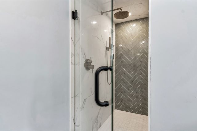20 Pickman St 2, Salem, MA 01970