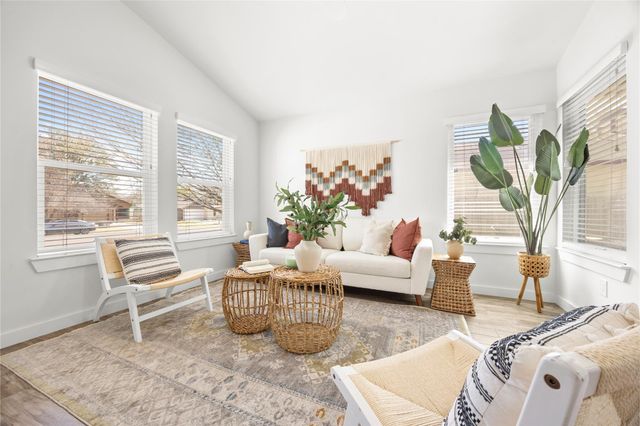 9710 Curlew DR, Austin, TX 78748