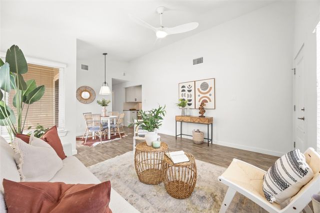 9710 Curlew DR, Austin, TX 78748