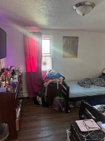 186 Fountain St, Fall River, MA 02721